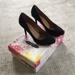 Chinese Laundry Black Micro Suede Pumps with Box